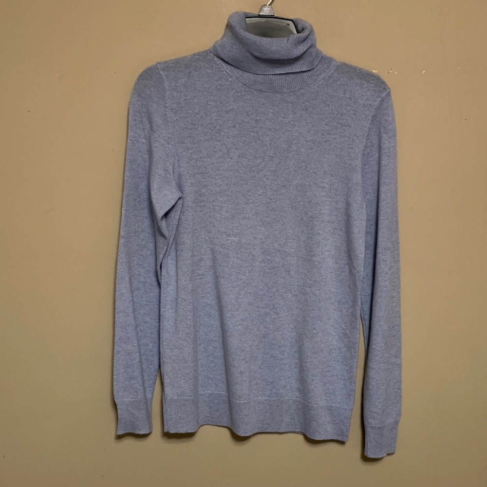 Ann Taylor Women’s Classic Soft Blue Medium Cashmere Turtleneck Sweater